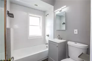 2075 Lewis Dr, Oakwood, OH 44107 - Photo 9