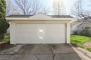2075 Lewis Dr, Oakwood, OH 44107 - Photo 33