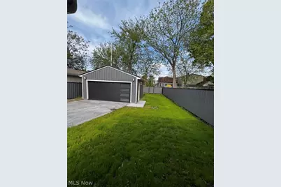 1439 W 52nd Street, Loveland, OH 44102 - Photo 7