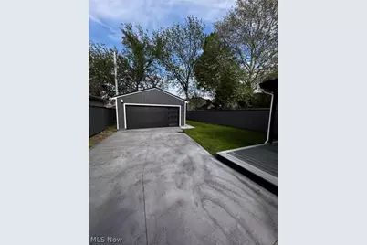 1439 W 52nd Street, Loveland, OH 44102 - Photo 5
