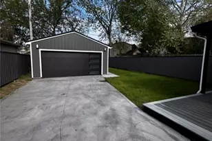 1439 W 52nd St, Loveland, OH 44102 - Photo 5