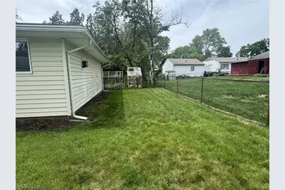 905 Carnegie Avenue, Akron, OH 44314 - Photo 5
