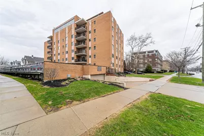 12029 Clifton Boulevard #505, Oakwood, OH 44107 - Photo 3