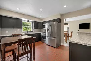 1070 Congress Lake Rd, Mogadore, OH 44260 - Photo 5