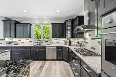 7230 Brighton Park Court, Chagrin Falls, OH 44023 - Photo 9
