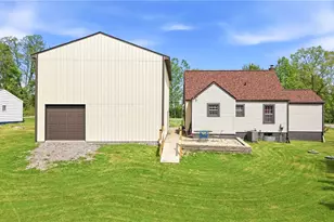 1524 S Stateline Rd, Sharon, OH 44438 - Photo 3