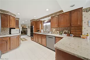6118 Wiclif Street NE, Canton, OH 44721 - Photo 9