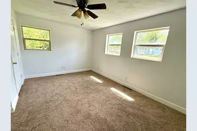 210 W Spring St, Marietta, OH 45750 - Photo 9