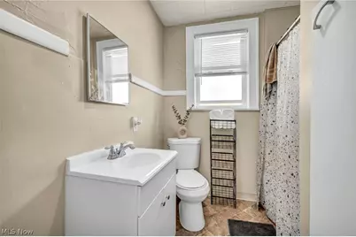 1282 Pondview Avenue, Akron, OH 44305 - Photo 17