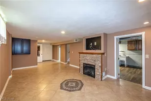 6136 N Canterbury Rd, Parma, OH 44129 - Photo 21
