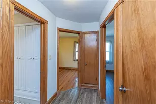 6136 N Canterbury Rd, Parma, OH 44129 - Photo 11