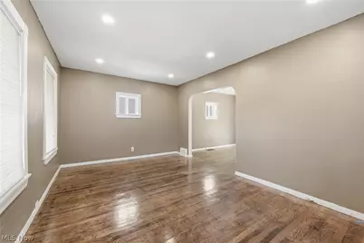 8005 Vineyard Avenue, Loveland, OH 44105 - Photo 13