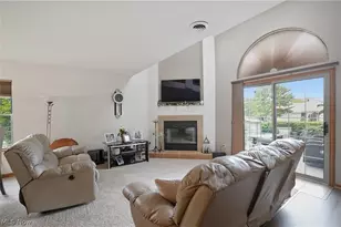 127 S Bayshore Dr, Columbiana, OH 44408 - Photo 13
