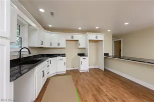 1545 Roanoke Ave, Uhrichsville, OH 44683 - Photo 9