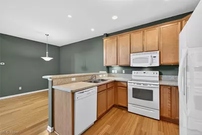 8334 Beaumont Drive, Mentor, OH 44060 - Photo 9