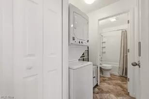 176 Clinton Ave, Elyria, OH 44035 - Photo 19