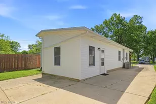 176 Clinton Ave, Elyria, OH 44035 - Photo 5