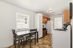 176 Clinton Ave, Elyria, OH 44035 - Photo 13