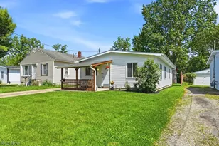 176 Clinton Ave, Elyria, OH 44035 - Photo 3