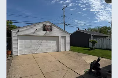 6706 Gilbert Avenue, Parma, OH 44129 - Photo 29