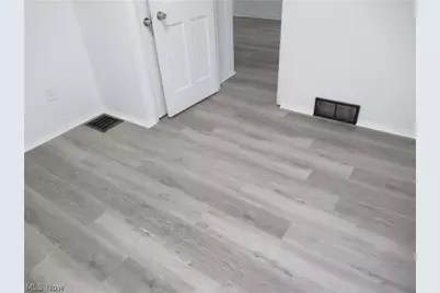 5112 Haverford Drive, Lyndhurst, OH 44124 - Photo 9