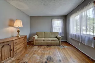 679 Mohawk Ave, Akron, OH 44305 - Photo 3