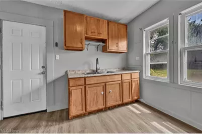 1011 E 140, Loveland, OH 44110 - Photo 3