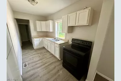 289 Sumner Court, Akron, OH 44311 - Photo 9