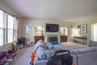 8856 Oakbrook Circle, Twinsburg, OH 44087 - Photo 5