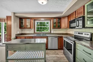 6407 Indian Point Rd, Painesville, OH 44077 - Photo 11