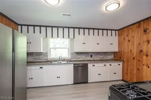 4215 Tapper Rd, Norton, OH 44203 - Photo 7
