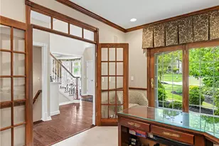 1246 Homestead Creek Dr, Grandview Heights, OH 44147 - Photo 5