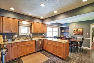4212 Big Spruce Dr, Akron, OH 44333 - Photo 7