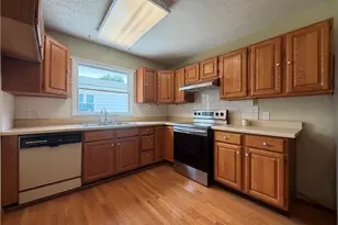894 Jean Ave, Akron, OH 44310 - Photo 9