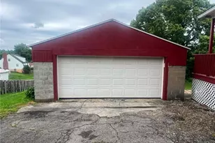 431 W Walnut St, Barnesville, OH 43713 - Photo 17