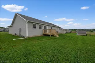 10952 Madlyn St NE, Bolivar, OH 44612 - Photo 3