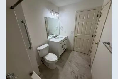 240 Steeplechase, Wickliffe, OH 44092 - Photo 15