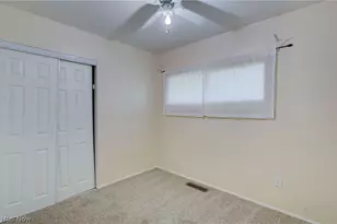410 Southward Dr, Youngstown, OH 44515 - Photo 11
