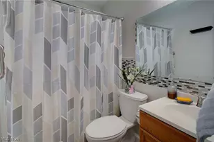 410 Southward Dr, Youngstown, OH 44515 - Photo 13
