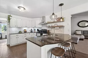 10650 Holi Dale Dr, Chardon, OH 44024 - Photo 11