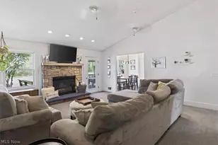 10650 Holi Dale Dr, Chardon, OH 44024 - Photo 9