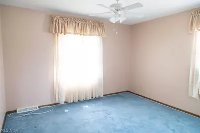 193 Greentree Drive, St Clairsville, OH 43950 - Photo 11