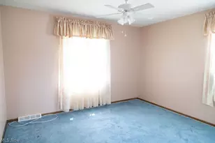 193 Greentree Dr, St Clairsville, OH 43950 - Photo 11