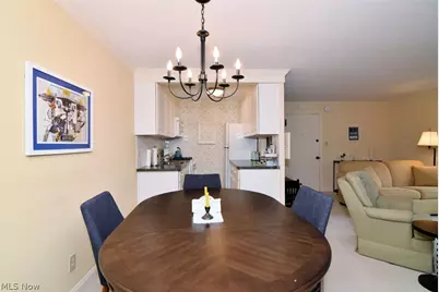 5009 Nob Hill Drive #B2, Chagrin Falls, OH 44022 - Photo 9