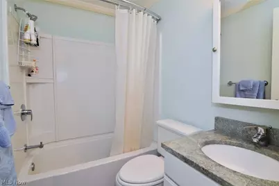 5009 Nob Hill Drive #B2, Chagrin Falls, OH 44022 - Photo 15