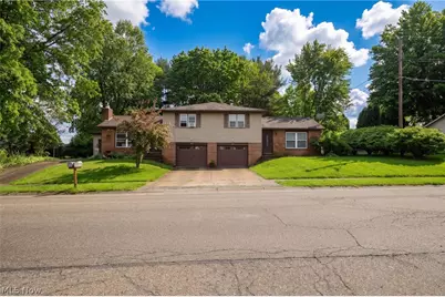 824-826 Reno Drive, Louisville, OH 44641 - Photo 1