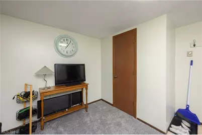 824-826 Reno Drive, Louisville, OH 44641 - Photo 7