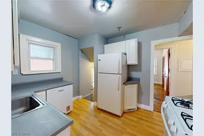 1560 Biltmore Road, Lyndhurst, OH 44124 - Photo 9
