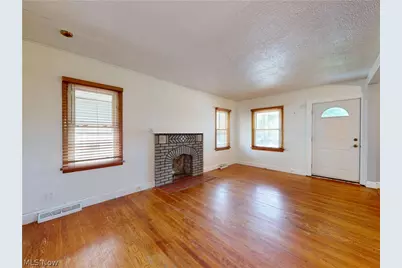 1560 Biltmore Road, Lyndhurst, OH 44124 - Photo 7