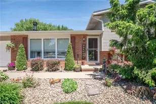 8026 Garnet Ave NE, Canton, OH 44721 - Photo 3